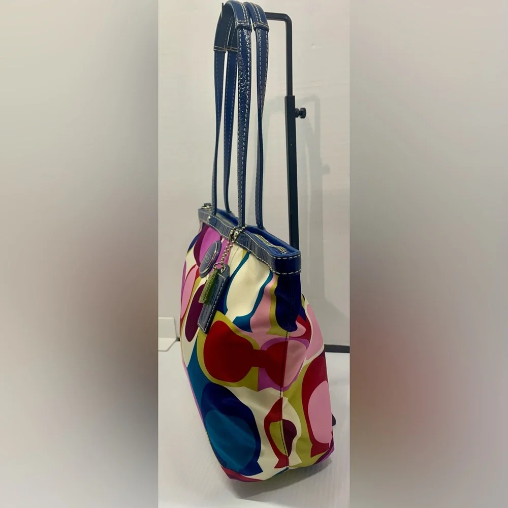 Coach 2010 Signature Scarf Print Multicolor Satin Tote & wristlet-F15183